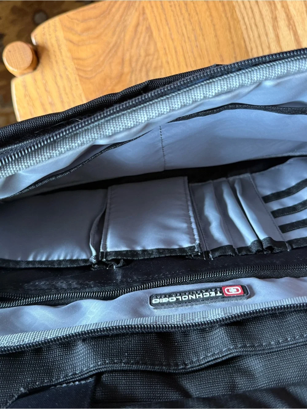 Ohio Men's Black Nylon Laptop/Messenger/Briefcase/Business Bag